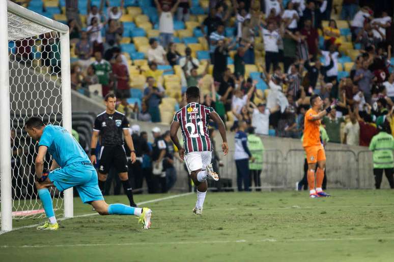 Arias celebra gol da classificação do Fluminense para as quartas da Libertadores –