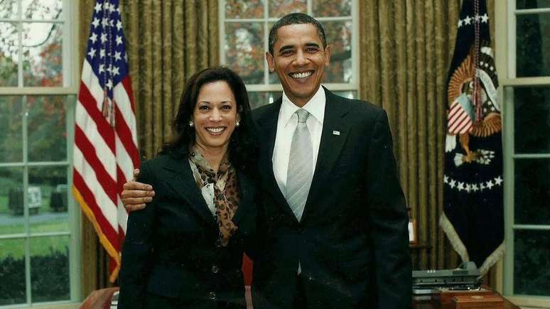 Harris e Obama no Salão Oval depois que ele venceu a eleição