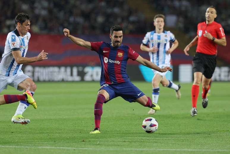 Gündogan em ação com a camisa do Barcelona na última temporada –