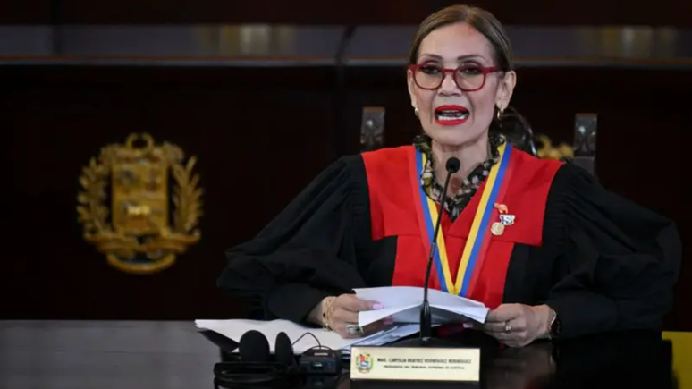 Caryslia Rodríguez, que preside a Câmara Eleitoral e o Supremo Tribunal, anunciou nesta quinta-feira (22/8) decisão que endossa vitória de Maduro