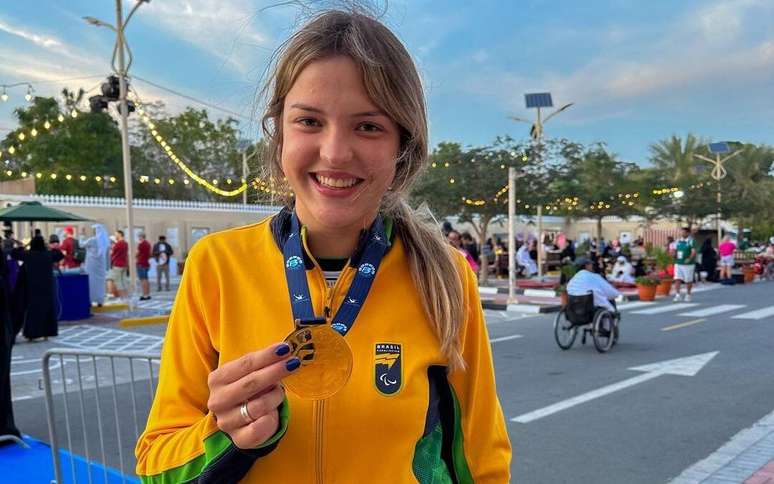 Giovanna Boscolo com o ouro no GP de Dubai