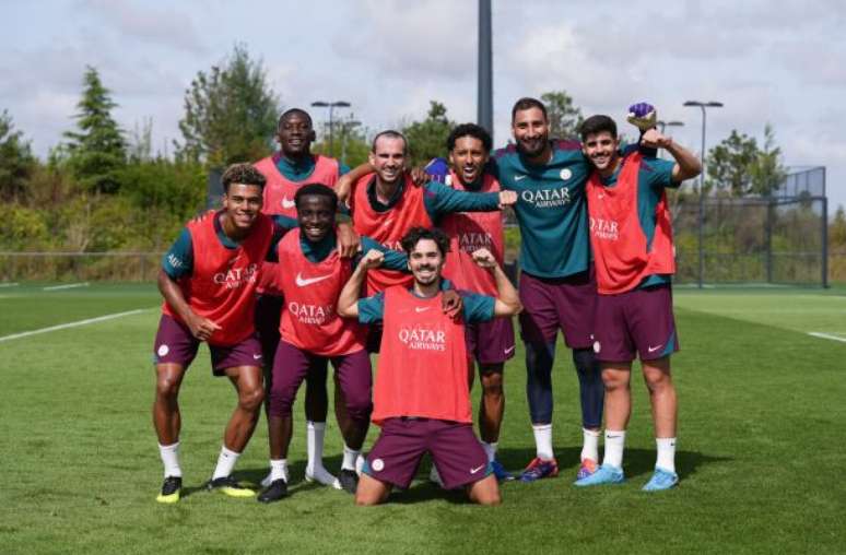 Jogadores do Paris Saint-Germain durante treinamento da equipe –