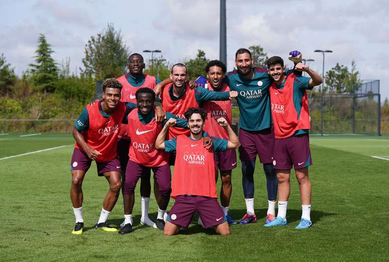 Jogadores do Paris Saint-Germain durante treinamento da equipe –