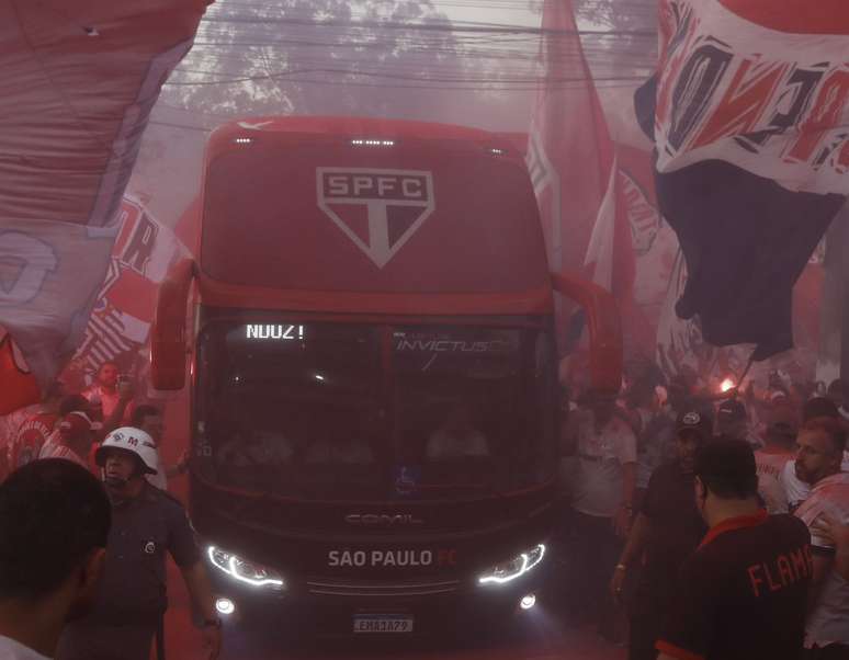 Chegada do São Paulo ao estádio –