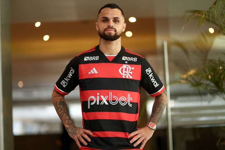 “Quando eu estou feio, esquece”: Michael fez bordão por causa de sua ‘beleza’ na primeira passagem pelo clube –