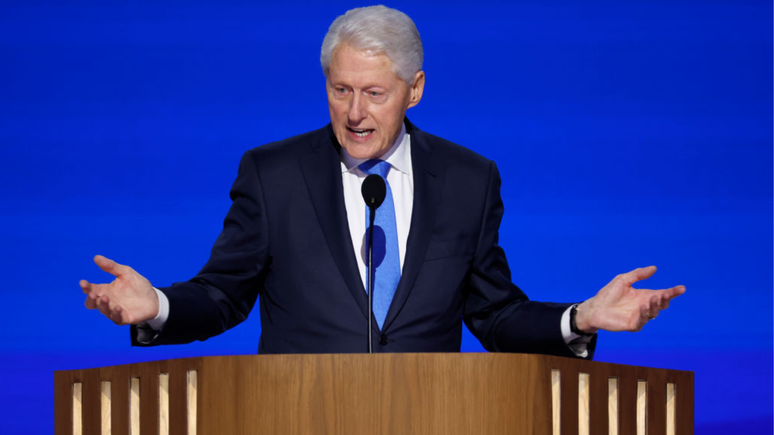 Der ehemalige US-Präsident Bill Clinton spricht am dritten Abend des Parteitags der Demokraten 