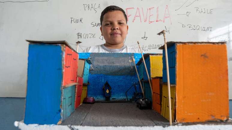 A produção de maquetes promove ganhos pedagógicos como autoestima, pertencimento e cidadania.