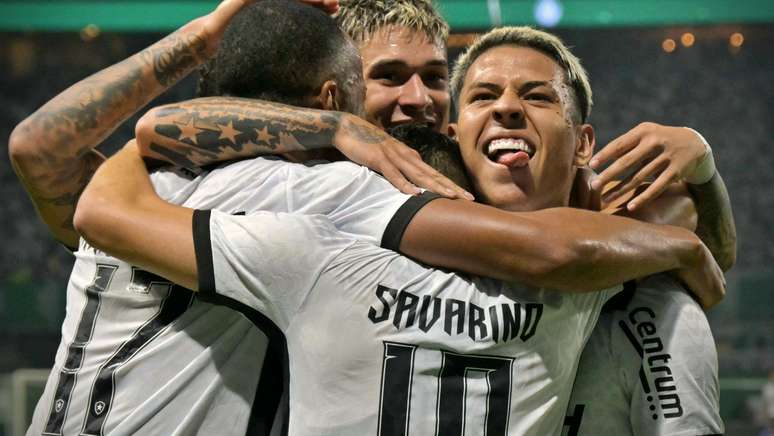 Com gols de Igor Jesus e Savarino, Botafogo derruba o Palmeiras na Libertadores