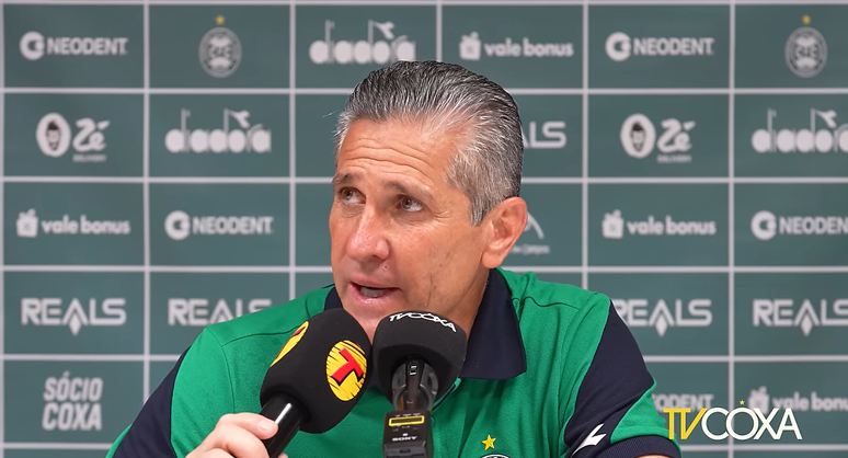 Jorginho analisa sequência positiva do Coritiba na Série B: "consistência é muito importante" 