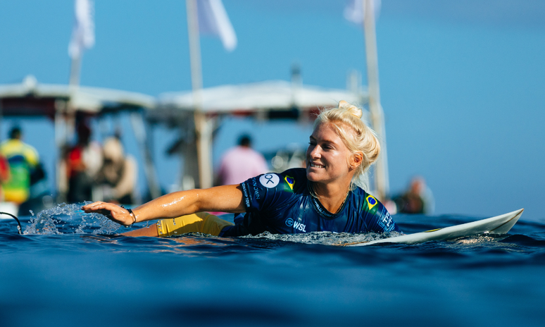 Tati Weston-Webb advances in Fiji and stays in contention for finals spot