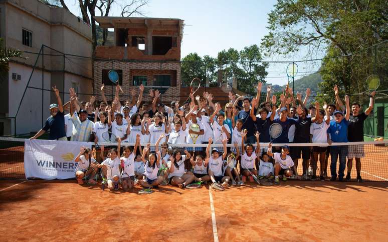 Rio Open inaugura quadra de tênis na Rocinha