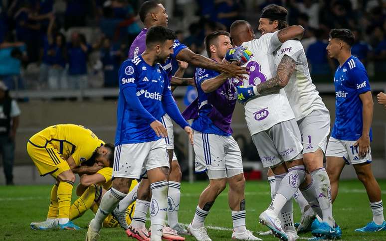 Jogadores do Cruzeiro celebram classificação contra o Boca Juniors