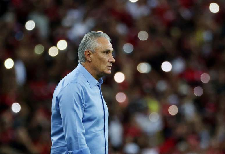 Tite passa mal por conta de altitude em La Paz