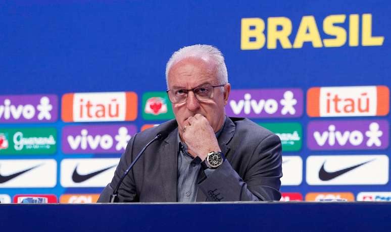 Treinador da seleção brasileira anuncia convocados para jogos das Eliminatórias