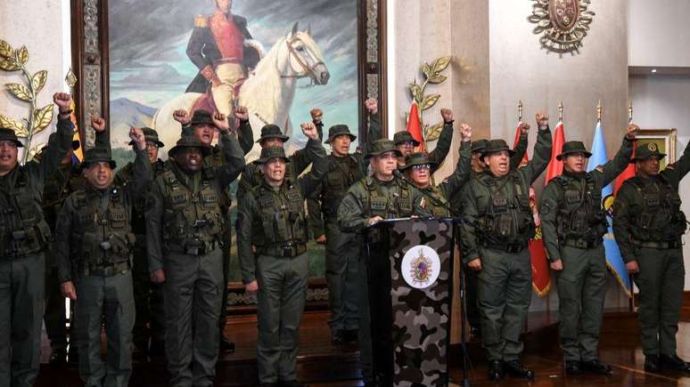 Até agora, o apoio da liderança militar a Maduro parece firme. Mas centenas de soldados estão presos e vários líderes chavistas desertaram