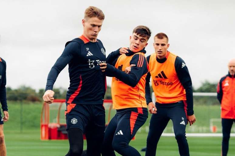 Manchester United busca vit&oacute;ria fora de casa diante do Brighton. Mas ser&aacute; dureza: o rival arrasou o Everton na estreia. Quem leva?&nbsp;