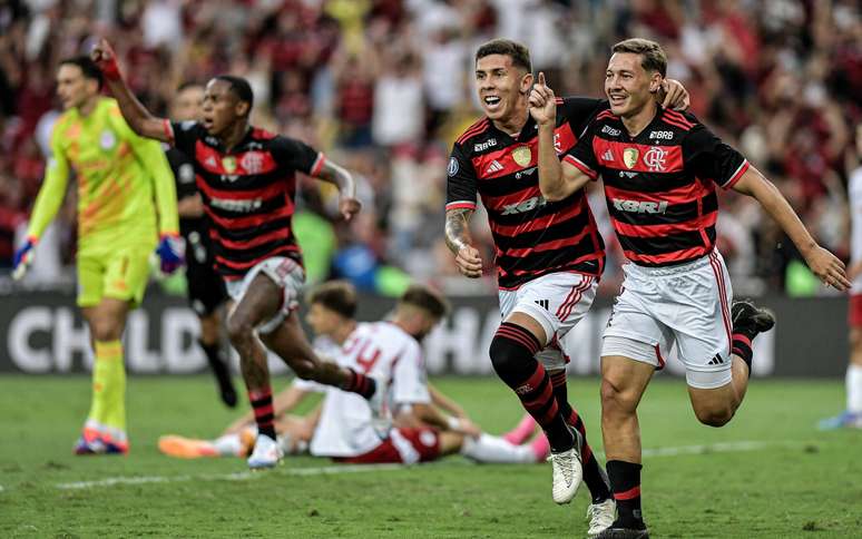 Flamengo conquistou inédito título do Mundial Sub-20 com virada sobre o Olympiacos no Maracanã