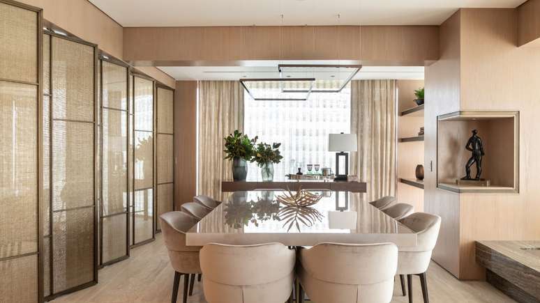 See ideas for dividing spaces in a practical way