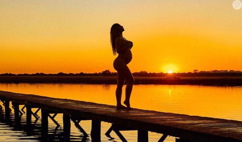 Virgínia exibe barrigão de 9 meses com pôr do sol no Instagram: 'Tá quase'.