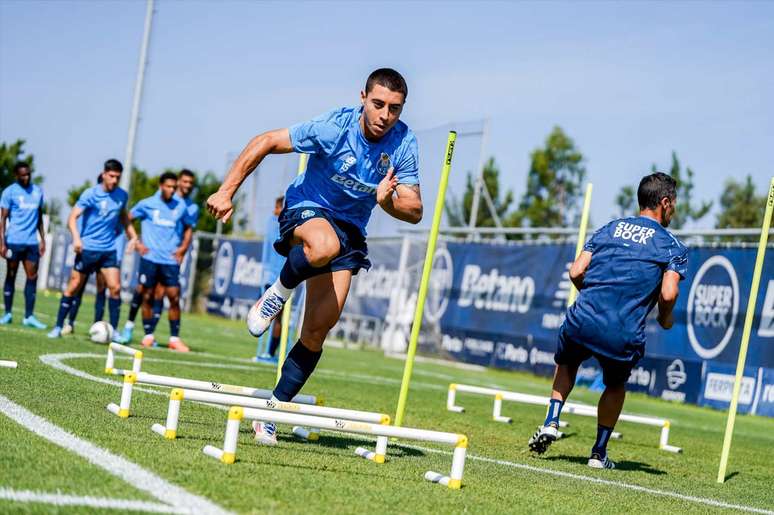 Porto tenta se manter na cola do l&iacute;der Sporting &ndash;