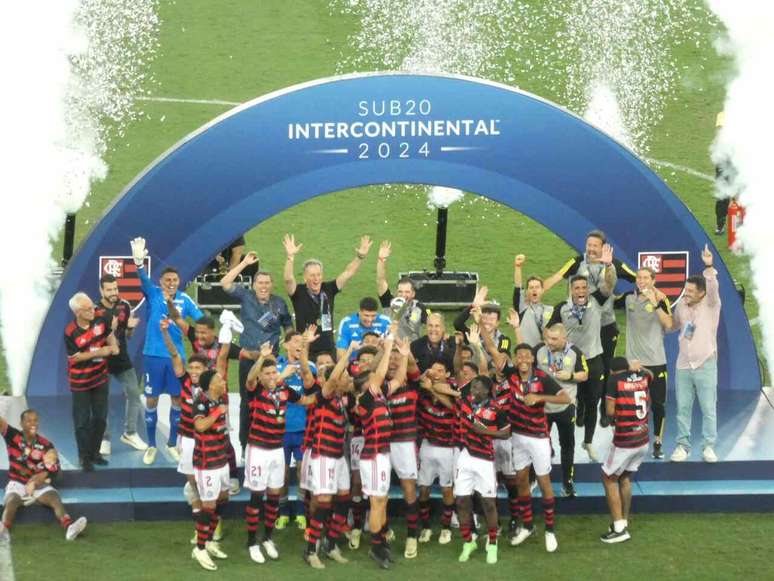 Flamengo levanta o troféu do Intercontinental Sub-20 –