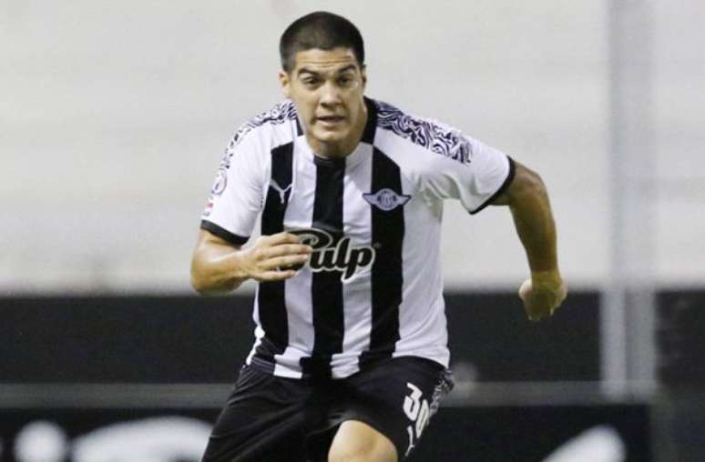 Iván Ramírez é alvo do Botafogo –