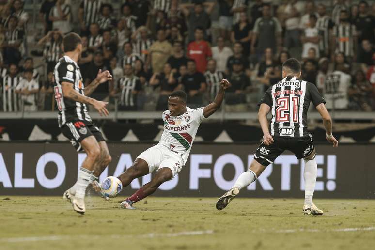 Fluminense bate Atlético no Brasileirão. 