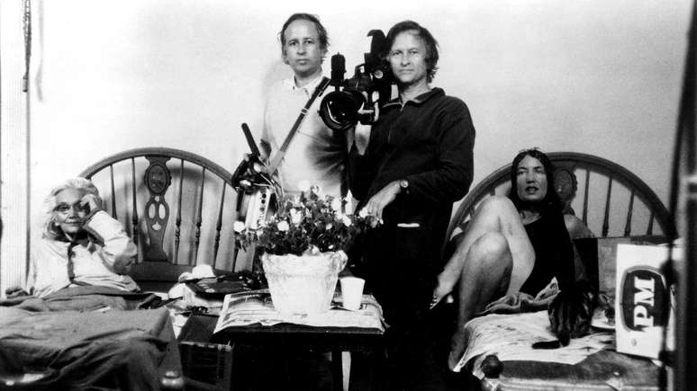 Little Edie e Big Edie – protagonistas do documentário Grey Gardens, de 1976 – viviam em uma mansão em Nova York tomada por gatos