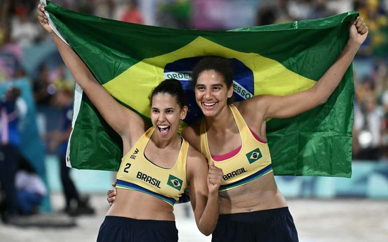 Duda e Ana Patrícia comemoram o ouro nas Olimpíadas de Paris