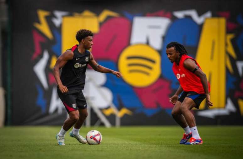 Jogadores do Barça durante treinamento da equipe –