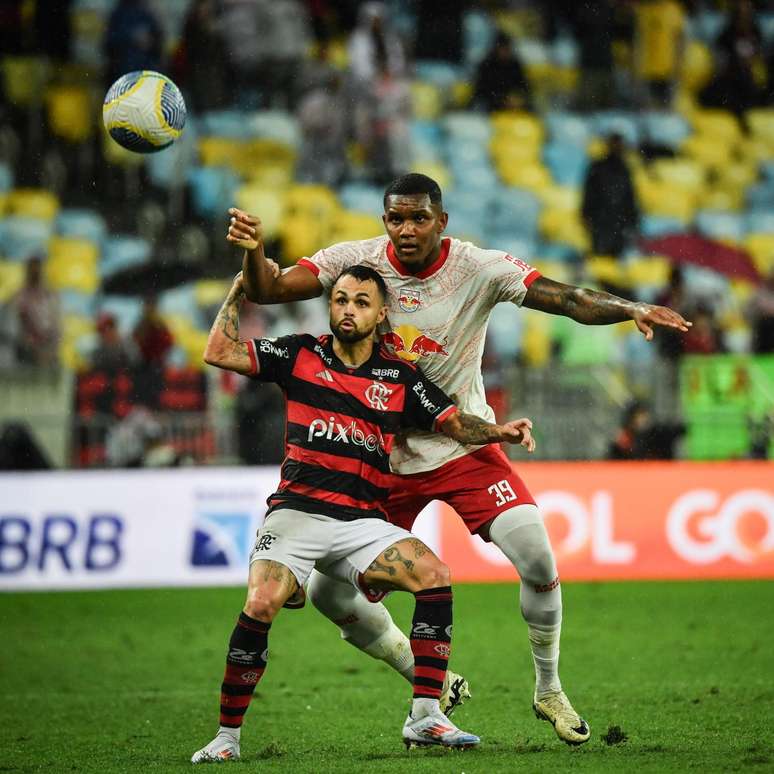 Douglas Mendes, jogador do Red Bull Bragantino. 