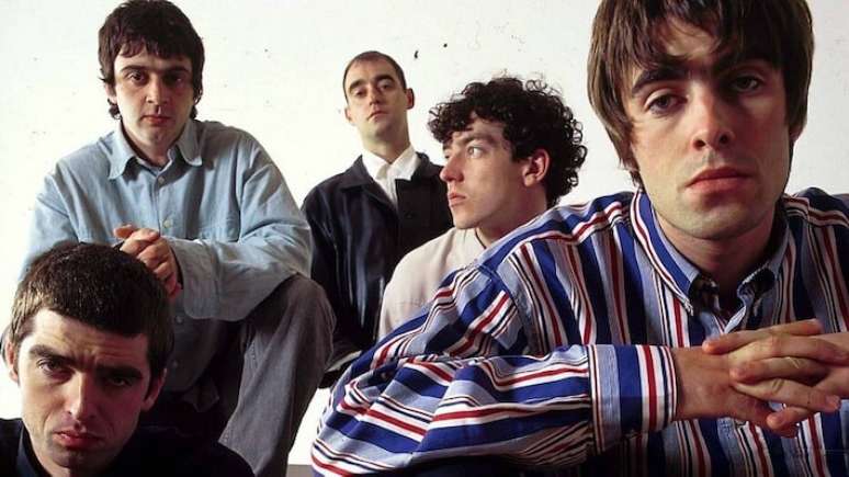 Publicações dos irmãos Gallagher motivam boatos sobre retorno do Oasis.