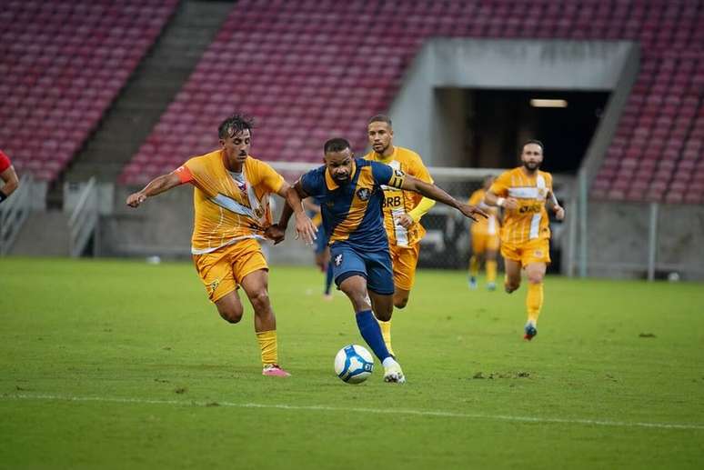 Retr&ocirc; e Brasiliense duelaram neste domingo, na Arena de Pernambuco &ndash;