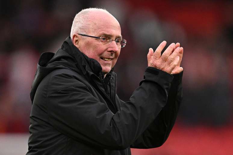 Sven Goran Eriksson durante partida de lendas do Liverpool –