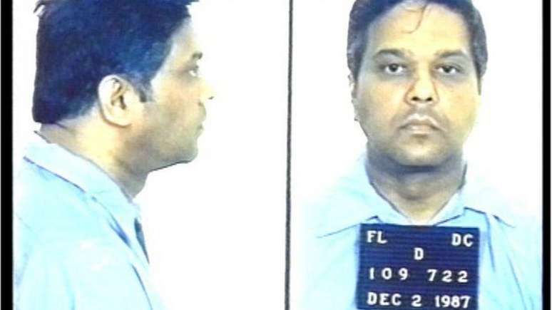 Maharaj foi condenado à morte em 1987, mas em 2002 sua sentença foi alterada para prisão perpétua