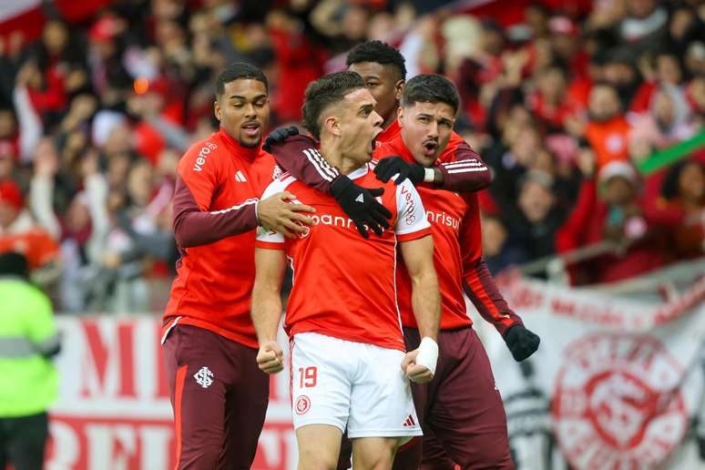 Borré comemora o gol do Internacional 