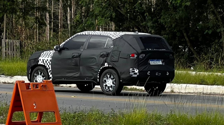 Novo Hyundai Creta de 7 lugares em testes no Brasil