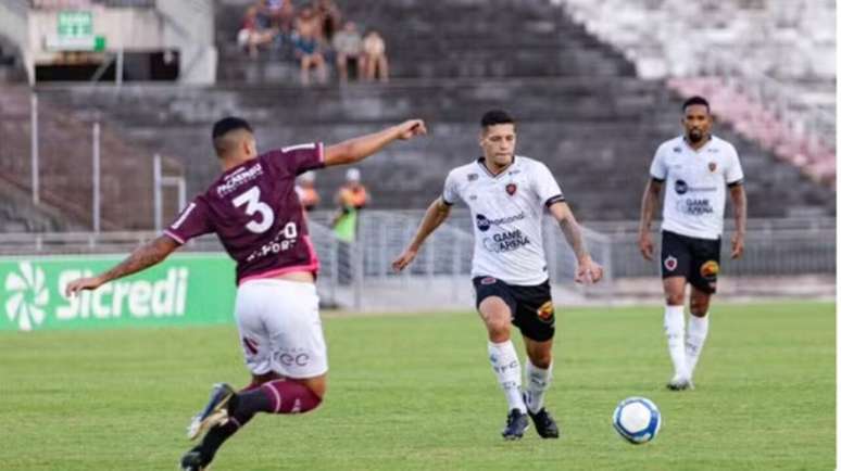 Botafogo da Para&iacute;ba venceu a Ferrovi&aacute;ria-SP por 2 a 0, no s&aacute;bado (24) /