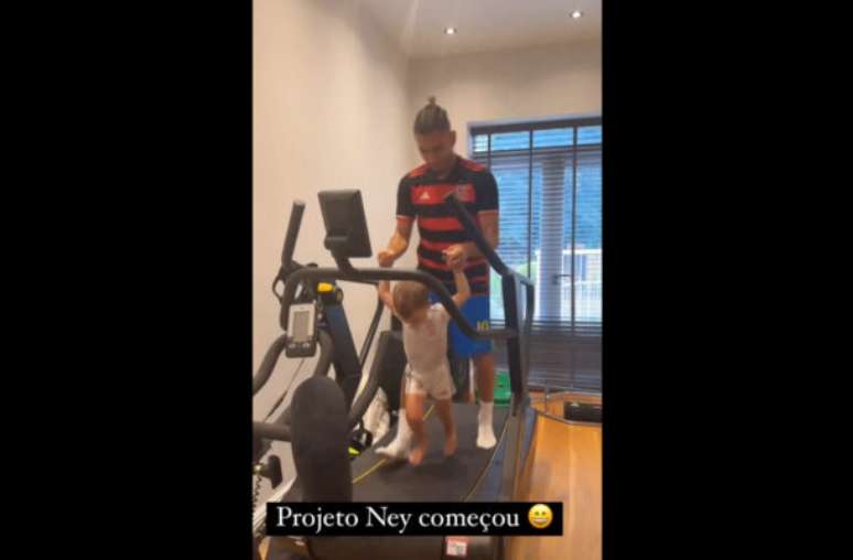 Andreas Pereira brinca com ‘projeto Ney’ e aparece vestido de Flamengo nas redes sociais –