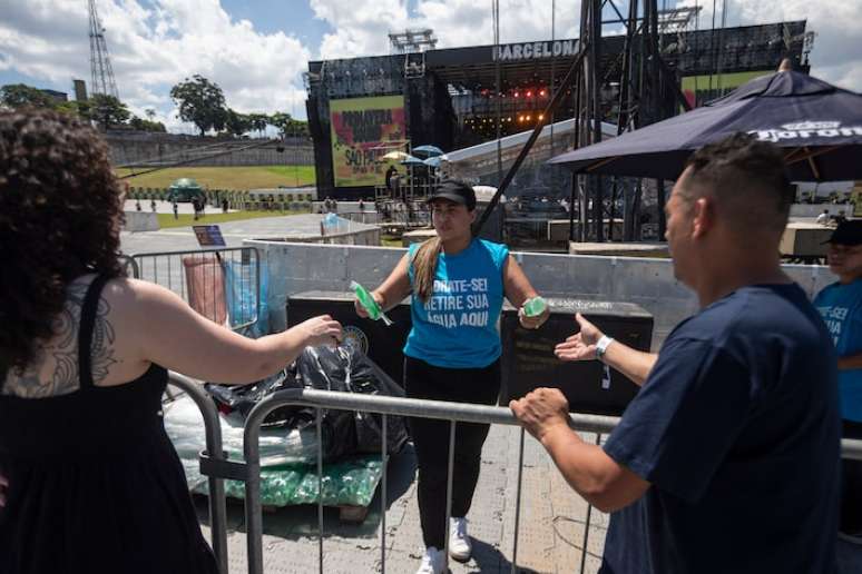 Postos de água para distribuição instalados pela organização do Primavera Sound no ano passado.