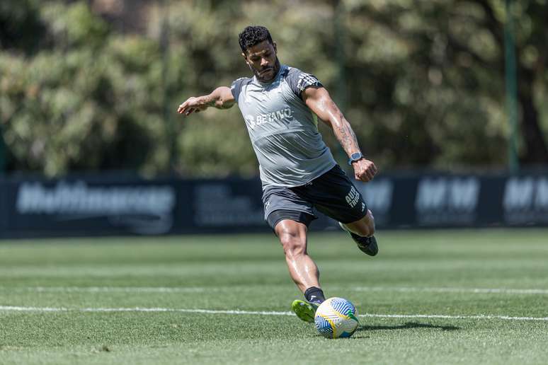 Hulk se recupera e pode enfrentar o São Paulo pela Copa do Brasil.