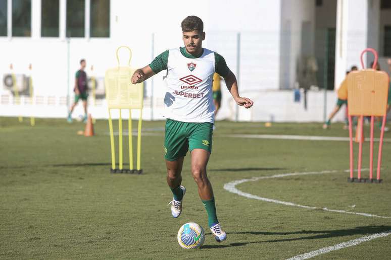 Atacante João Neto está de volta ao Fluminense após período de empréstimo –