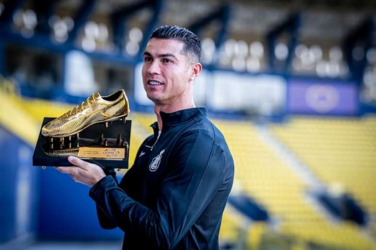 O português Cristiano Ronaldo ganhou a Chuteira de Ouro do Campeonato Saudita na última temporada.