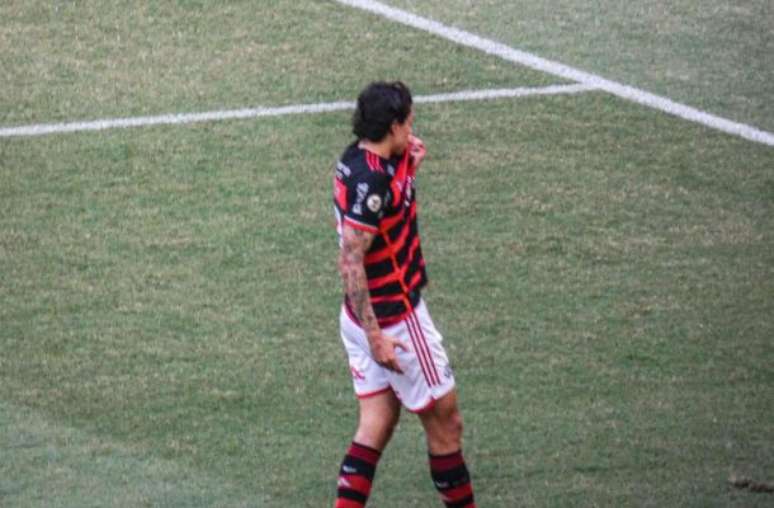 Pedro comemorando gol pelo Flamengo –