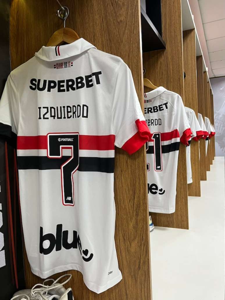 O São Paulo entrará em campo pela Copa do Brasil com o nome de Juan Izquierdo no uniforme.