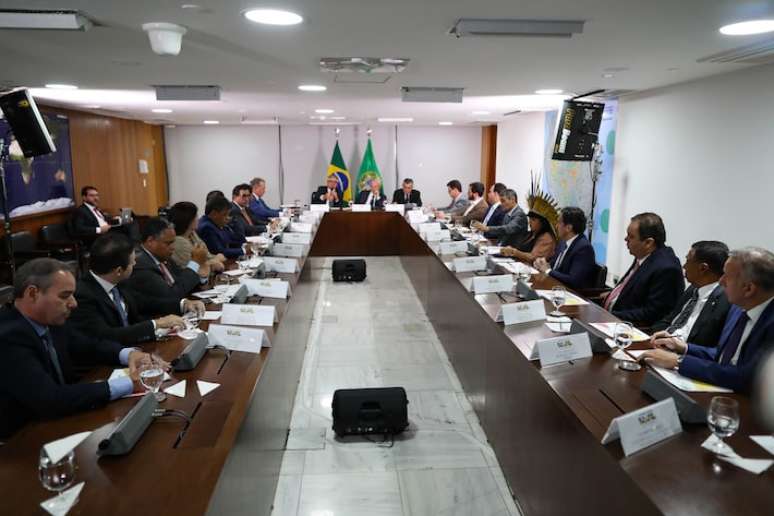 O presidente Luiz Inácio Lula da Silva (PT) durante reunião com líderes da base aliada na Câmara na última segunda, 26, no Planalto