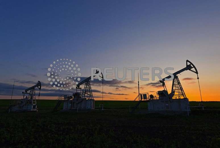 Oil pumps in Almetyevsk, Republic of Tatarstan, Russia 06/04/2023 REUTERS/Alexander Manzyuk