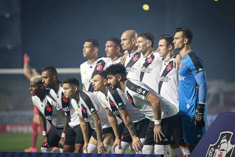 Vasco segue vivo na Copa do Brasil e surge em oitavo no Brasileirão –