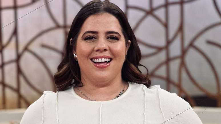 Tati Machado Gets Compliments When She Shows Off Her Look For Another “Skinny Skirt”