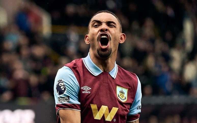 Vitinho em ação pelo Burnley